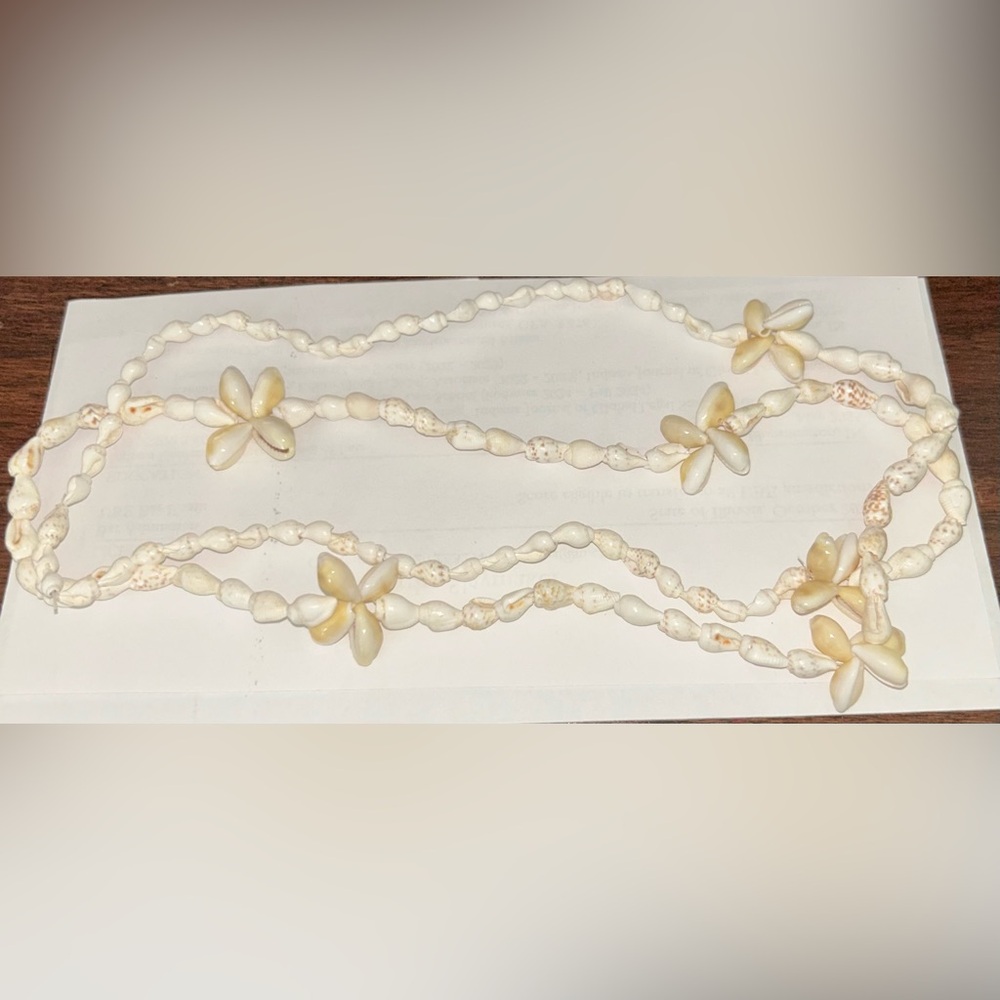 Handmade White Shell Flower Necklace - Beach Style